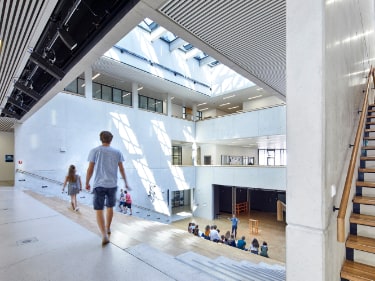 Neue Schule Wolfsburg – Erweiterungsneubau / 2016 – Foto: © Kirstin Bartels