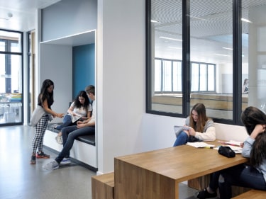 Neue Schule Wolfsburg – Erweiterungsneubau / 2016 – Foto: © Kirstin Bartels